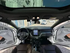 2023 Volvo XC60 4WD Luxury, белый — фото 6
