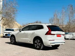2023 Volvo XC60 4WD Luxury, белый — фото 8