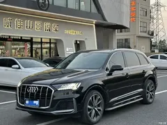 2021 Audi Q7 55 TFSI quattro S line sporty, чёрный — фото 1