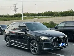 2021 Audi Q7 55 TFSI quattro S line sporty, чёрный — фото 3