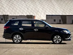 2021 Mitsubishi Outlander 2.0L 2WD Enjoy 5 seats, чёрный — фото 8