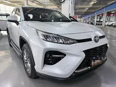 2021 Toyota Wildlander 2.0L CVT 4WD Luxury, белый — фото 3