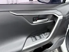 2021 Toyota Wildlander 2.0L CVT 4WD Luxury, белый — фото 10