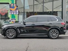 2022 BMW X5 30Li Premium M Sport Package, белый — фото 4