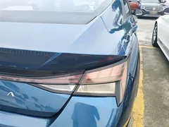 2022 Hyundai Elantra 1.5L CVT LUX Premium, синий — фото 8