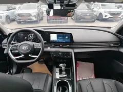 2022 Hyundai Elantra 1.5L CVT LUX Premium, синий — фото 10