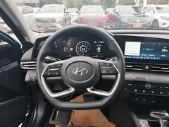 2022 Hyundai Elantra 1.5L CVT LUX Premium, синий — фото 11