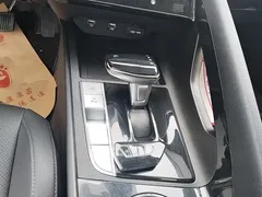 2022 Hyundai Elantra 1.5L CVT LUX Premium, синий — фото 14