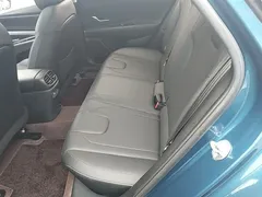 2022 Hyundai Elantra 1.5L CVT LUX Premium, синий — фото 17
