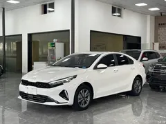 2023 Kia Cerato 1.5L CVT Luxury, белый — фото 1