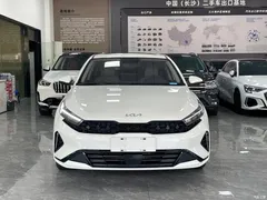 2023 Kia Cerato 1.5L CVT Luxury, белый — фото 2