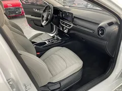 2023 Kia Cerato 1.5L CVT Luxury, белый — фото 7