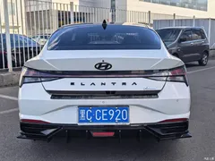 2021 Hyundai Elantra 1.5L CVT LUX Premium, белый — фото 6