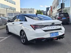 2021 Hyundai Elantra 1.5L CVT LUX Premium, белый — фото 7