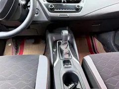 2021 Toyota Corolla 1.2T S-CVT Pioneer, белый — фото 15