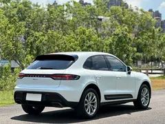 2022 Porsche Macan 2.0T, белый — фото 7