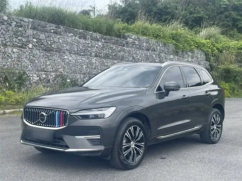 2022 Volvo XC60 4WD Luxury