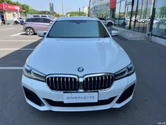2022 BMW 5 Series Imported 530i M Sports Package, белый — фото 2