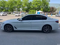 2022 BMW 5 Series Imported 530i M Sports Package, белый — фото 4