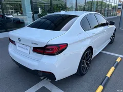 2022 BMW 5 Series Imported 530i M Sports Package, белый — фото 5