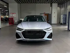 2024 Audi A7 45 TFSI Premium Selection, чёрный — фото 2