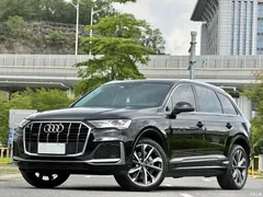 2022 Audi Q7 55 TFSI quattro S line sporty, чёрный — фото 1