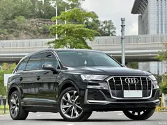 2022 Audi Q7 55 TFSI quattro S line sporty, чёрный — фото 3