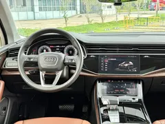 2022 Audi Q7 55 TFSI quattro S line sporty, чёрный — фото 13
