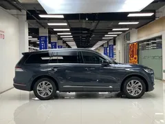 2021 Geely Pilot 3.0T V6 4WD Premium, синий — фото 3
