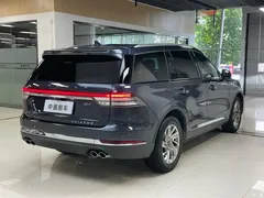 2021 Geely Pilot 3.0T V6 4WD Premium, синий — фото 9