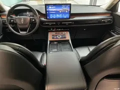 2021 Geely Pilot 3.0T V6 4WD Premium, синий — фото 16