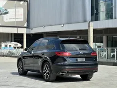 2021 Volkswagen Touareg 3.0TSI, чёрный — фото 5