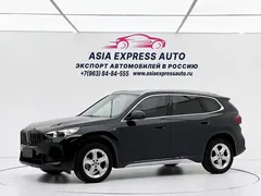 2023 BMW X1, чёрный — фото 1