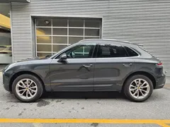 2023 Porsche Macan T 2.0T — фото 7