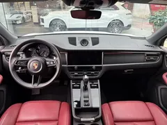 2023 Porsche Macan T 2.0T — фото 8