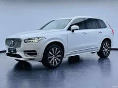 2021 Volvo XC90 B6 Luxury 7-seater, белый — фото 1