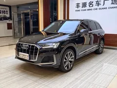 2023 Audi Q7 55 TFSI quattro S line, чёрный — фото 1