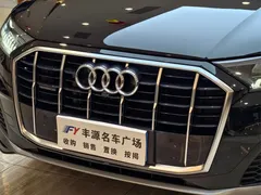 2023 Audi Q7 55 TFSI quattro S line, чёрный — фото 24