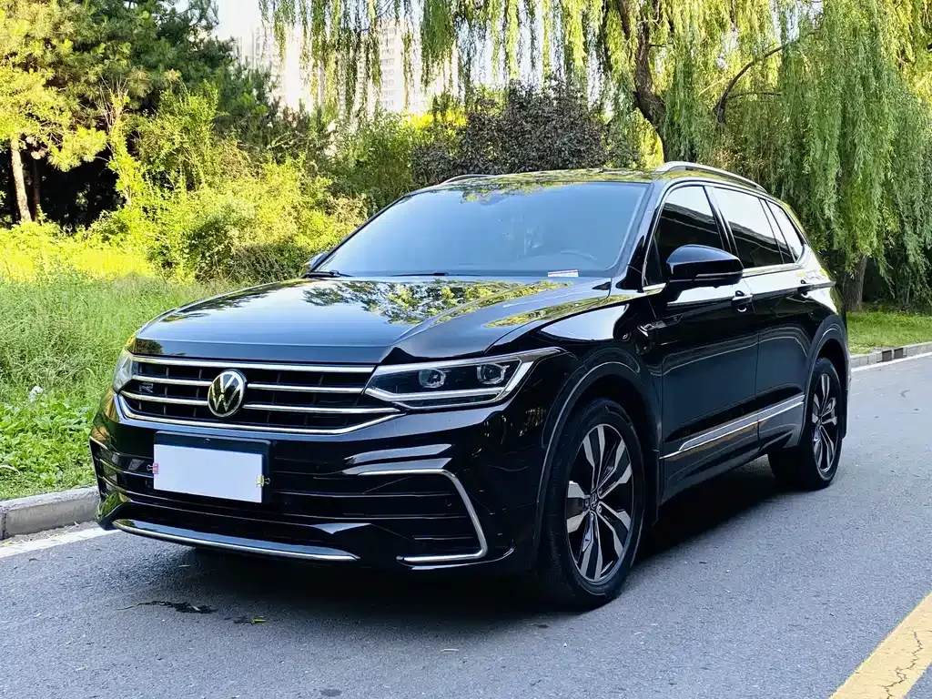2022 Volkswagen Tiguan L 330TSI AT 2WD R-Line
