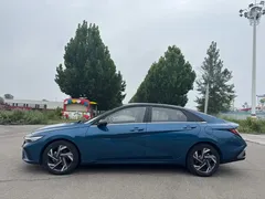 2023 Hyundai Elantra 1.5L CVT TOP Flagship, синий — фото 5