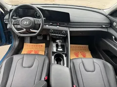 2023 Hyundai Elantra 1.5L CVT TOP Flagship, синий — фото 10