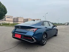 2023 Hyundai Elantra 1.5L CVT TOP Flagship, синий — фото 18