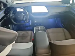 2025 Hongqi EH7 640 4WD — фото 10