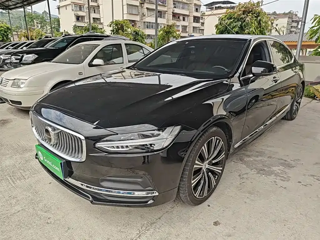 2023 Volvo S90 B5 Luxury
