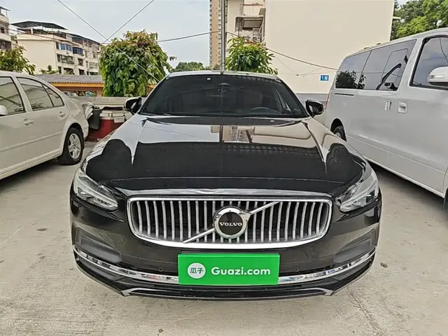 2023 Volvo S90