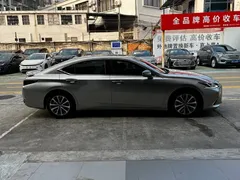 2022 Lexus ES 300h — фото 12