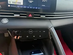 2022 Hyundai Elantra 1.5L CVT LUX Premium, белый — фото 9