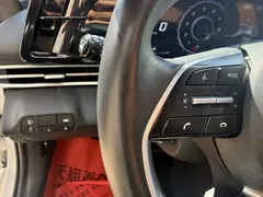 2022 Hyundai Elantra 1.5L CVT LUX Premium, белый — фото 12