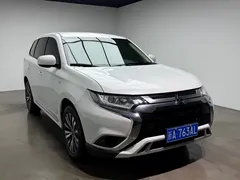 2021 Mitsubishi Outlander 2.0L 2WD 5, белый — фото 3