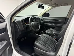 2021 Mitsubishi Outlander 2.0L 2WD 5, белый — фото 7